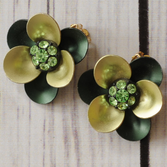 Vintage Jewelry - SOLD vintage green rhinestone flower clip earrings